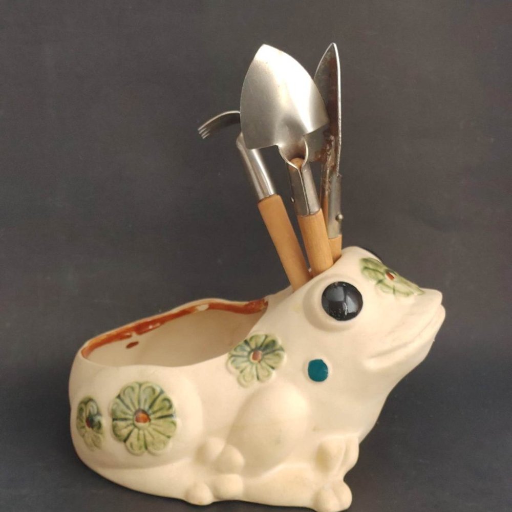 Vintage Pottery Frog Planter Garden Indoor w/ Garden Tools Opryland Taiwan